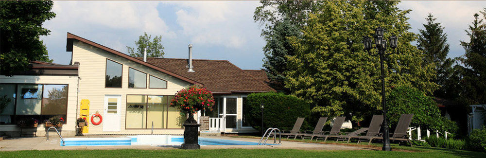 Hessenland Inn & Schatz Winery Zurich エクステリア 写真